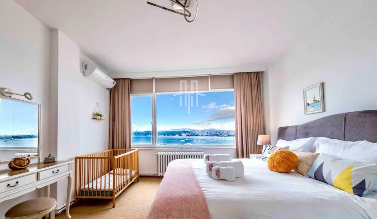 Flat for Sale with Panoramic Sea and Bosphorus View in Beyoglu, Cihangir 12