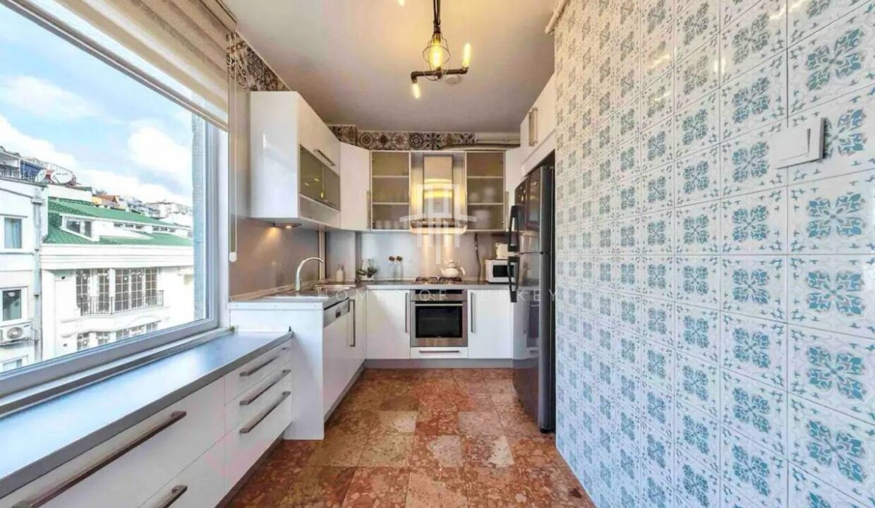 Flat for Sale with Panoramic Sea and Bosphorus View in Beyoglu, Cihangir 18