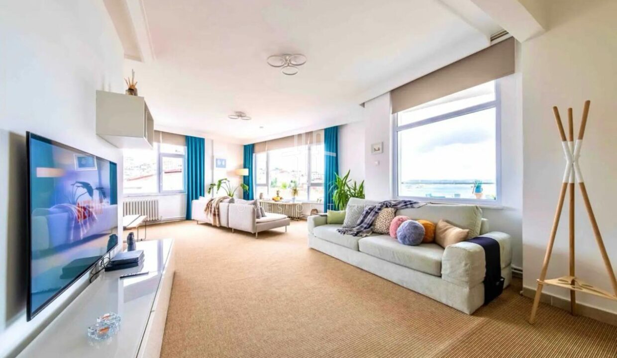 Flat for Sale with Panoramic Sea and Bosphorus View in Beyoglu, Cihangir 9