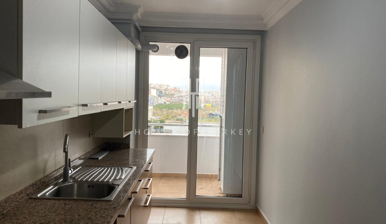Flat with Golden Horn View in Beyoğlu, Istanbul 9