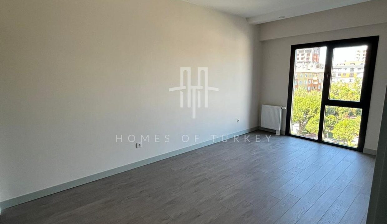 Flats for Sale in a Centrally Located Secure Complex in Bahçelievler 12