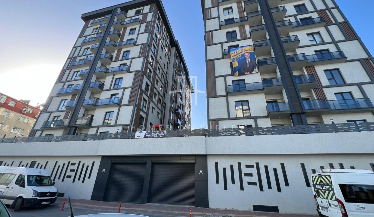 Flats for Sale in a Centrally Located Secure Complex in Bahçelievler 2