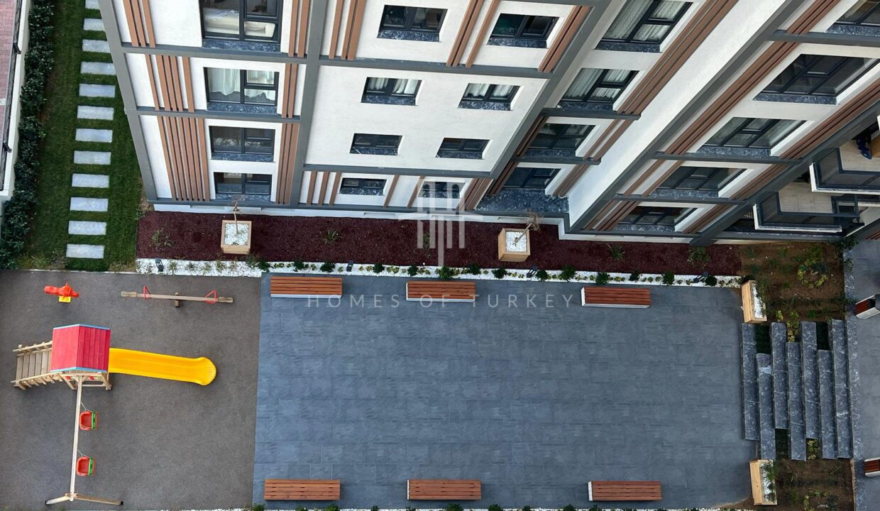 Flats for Sale in a Centrally Located Secure Complex in Bahçelievler 5