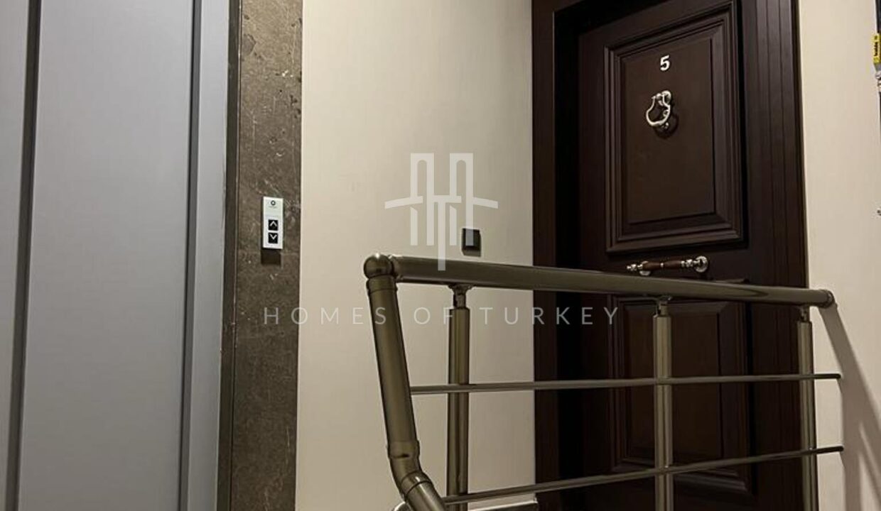 Luxury Duplex Flat for Sale with Bosphorus View in Üsküdar 12