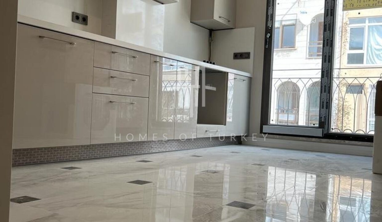Luxury Duplex Flat for Sale with Bosphorus View in Üsküdar 7