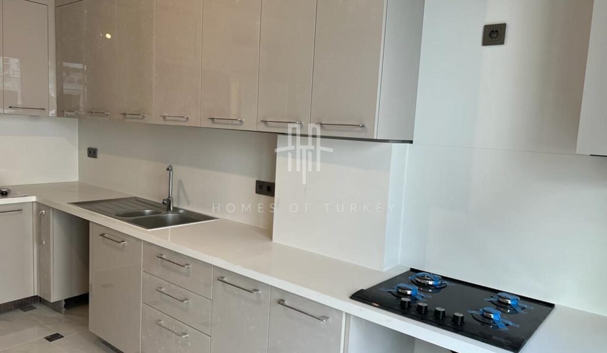 Luxury Duplex Flat for Sale with Bosphorus View in Üsküdar 8