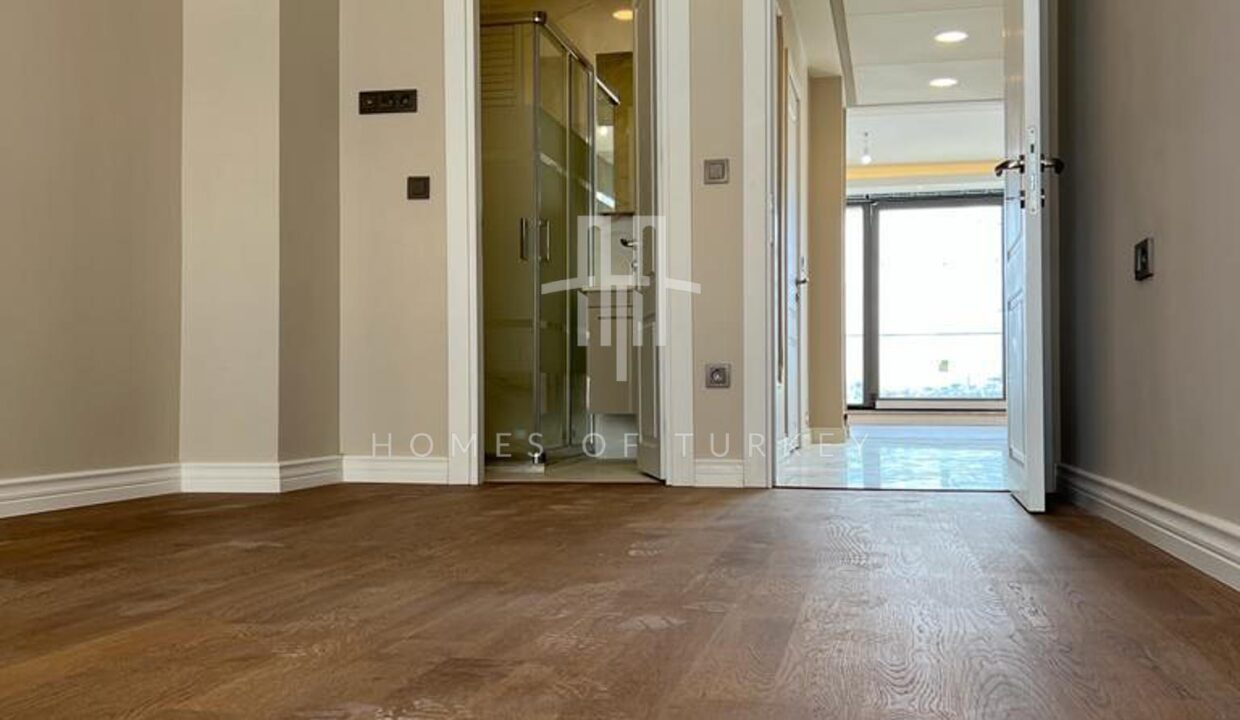 Luxury Duplex Flat for Sale with Bosphorus View in Üsküdar9,