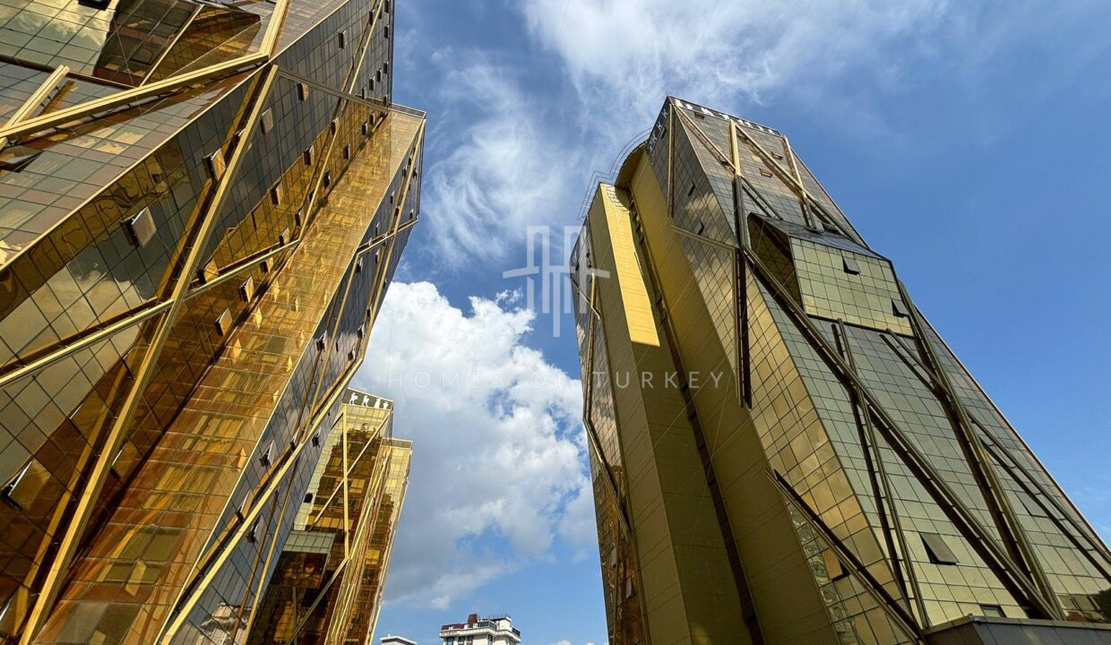 Studio Flat with Sea View for Sale in Maltepe 1
