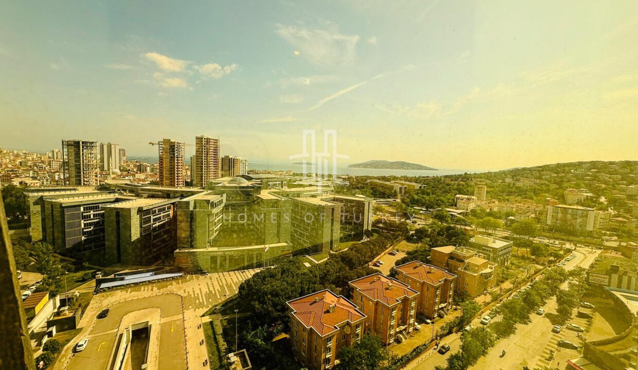 Studio Flat with Sea View for Sale in Maltepe 3