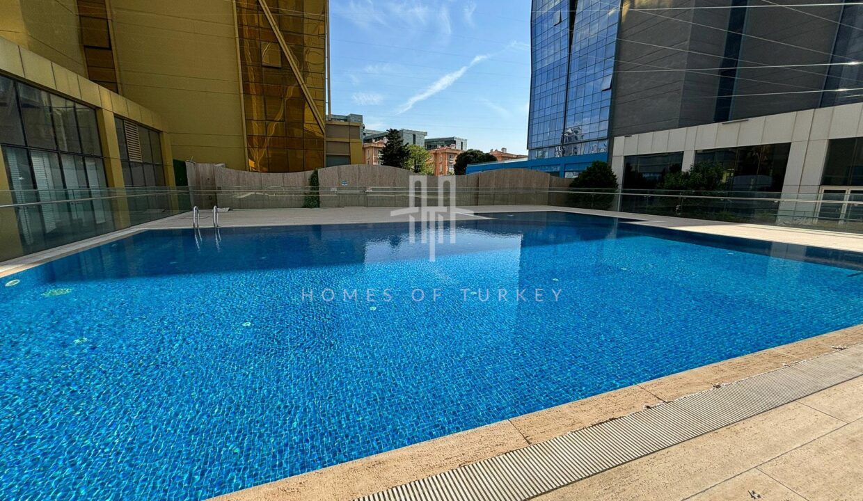 Studio Flat with Sea View for Sale in Maltepe 4