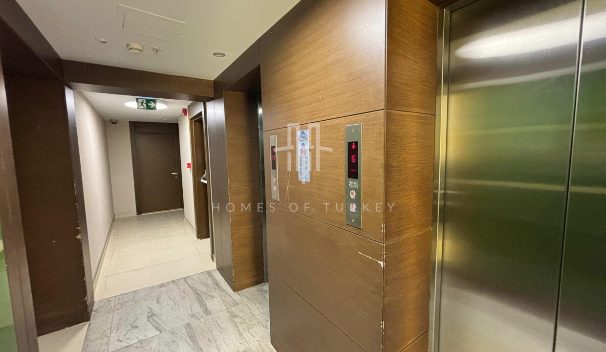 Studio Flat with Sea View for Sale in Maltepe 9
