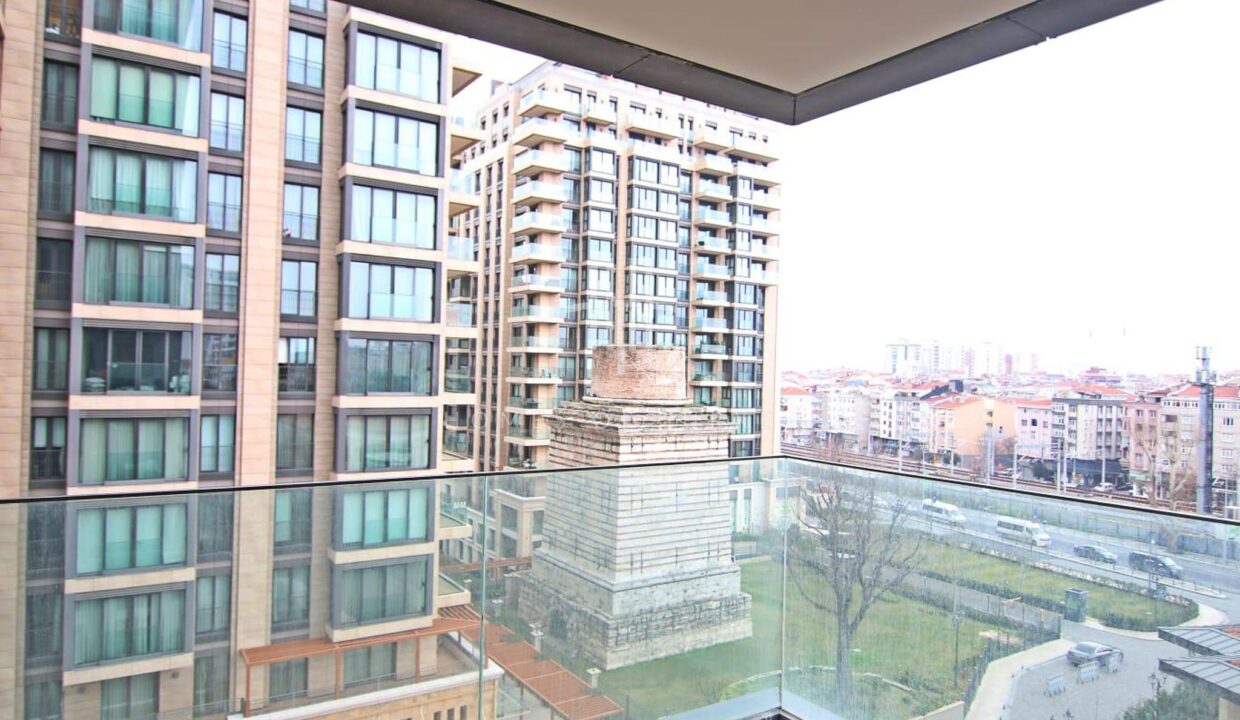 Unique Flats with Sea View in a Mixed Concept in Zeytinburnu 10