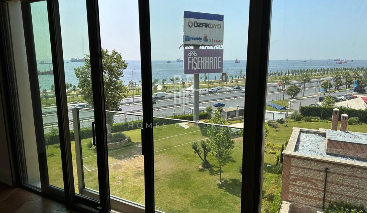 Unique Flats with Sea View in a Mixed Concept in Zeytinburnu 4,