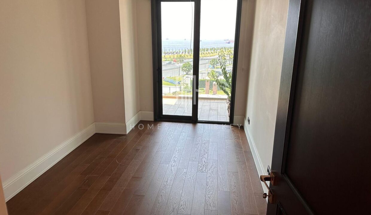 Unique Flats with Sea View in a Mixed Concept in Zeytinburnu 5