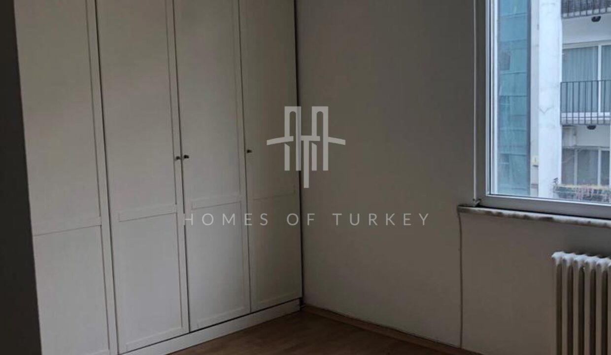 3-bedroom apartment with panoramic Bosphorus view and elevator in Beyoğlu 10