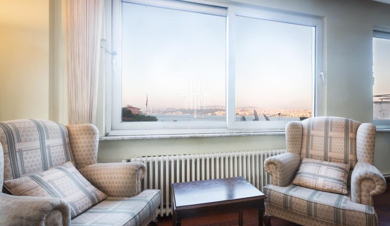 3-bedroom apartment with panoramic Bosphorus view and elevator in Beyoğlu 2
