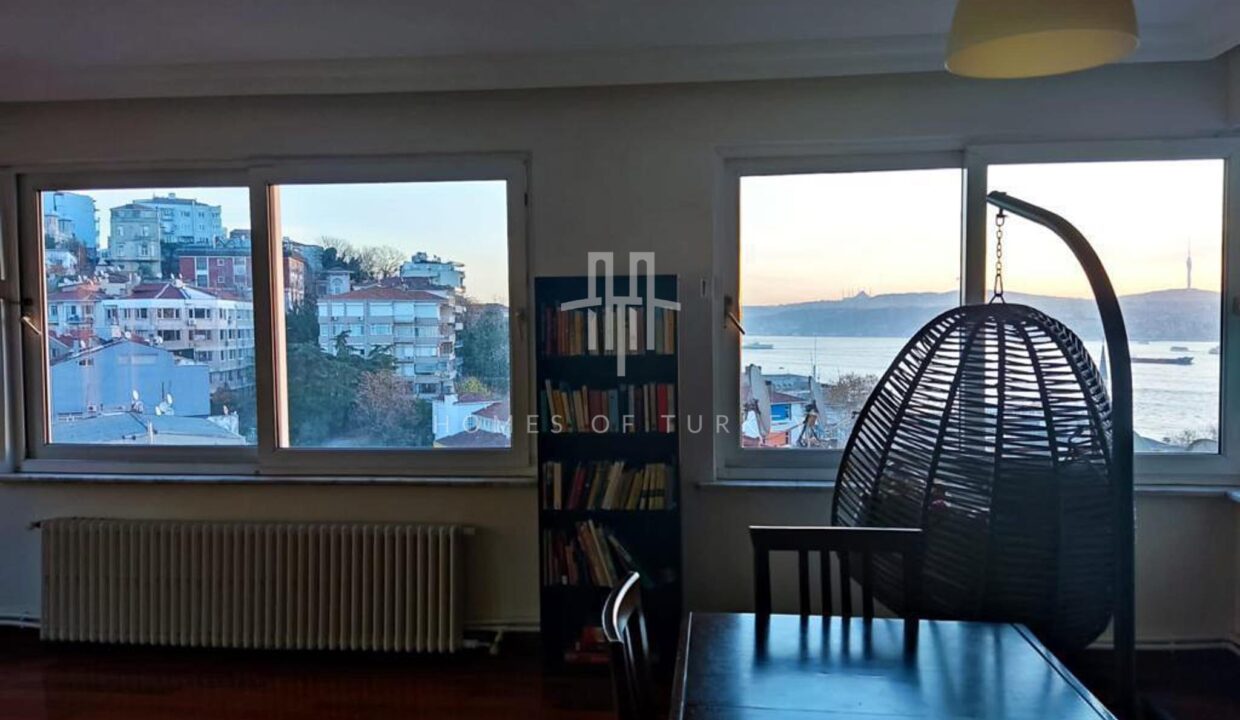 3-bedroom apartment with panoramic Bosphorus view and elevator in Beyoğlu 3