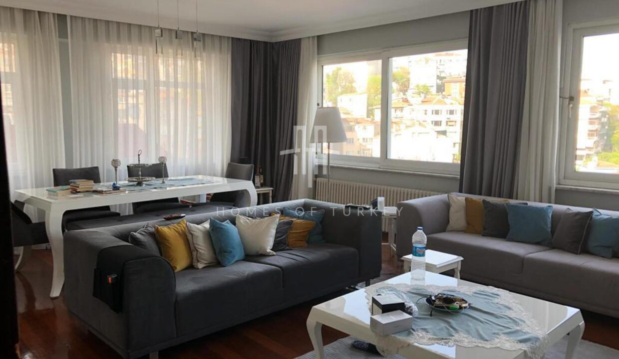 3-bedroom apartment with panoramic Bosphorus view and elevator in Beyoğlu 5,