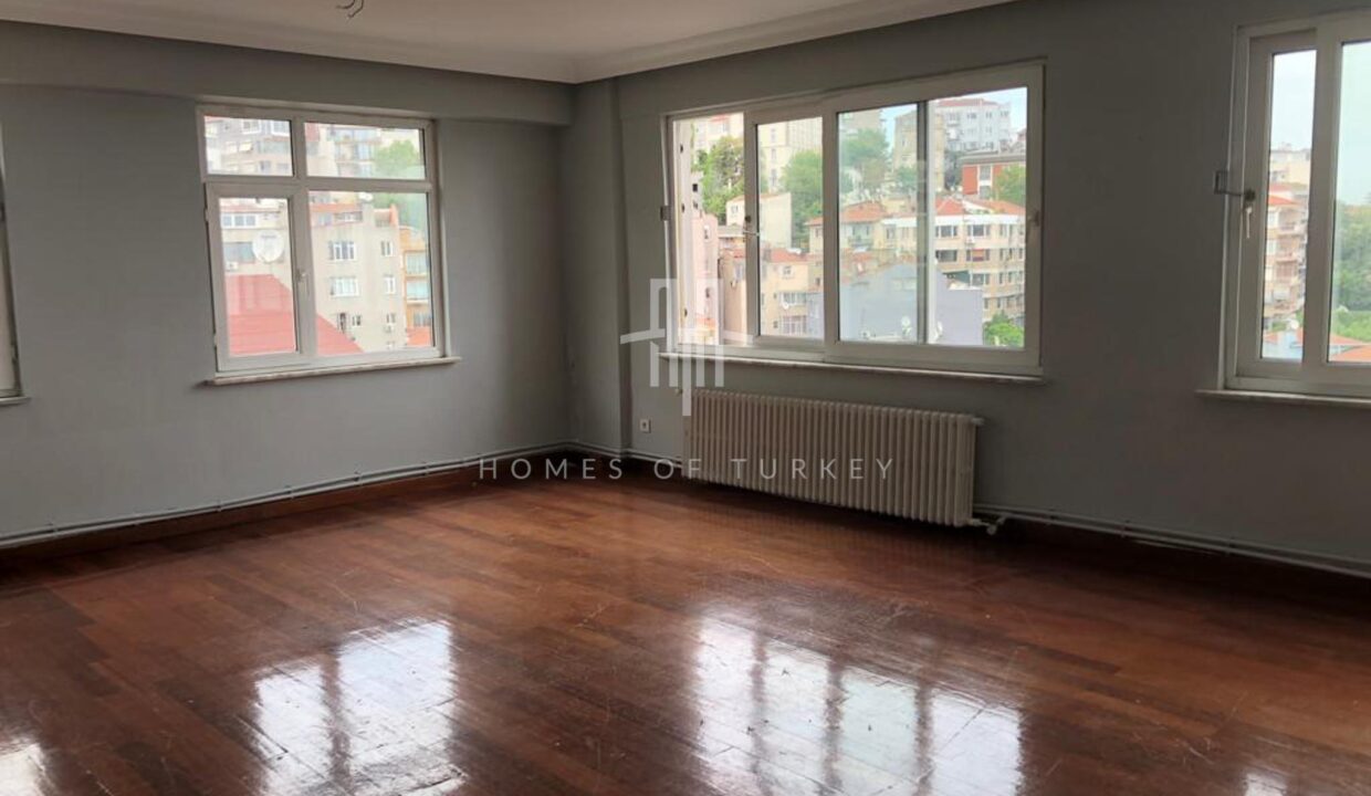 3-bedroom apartment with panoramic Bosphorus view and elevator in Beyoğlu 7