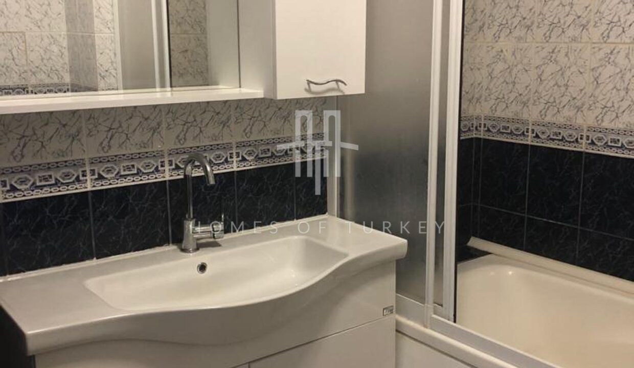 3-bedroom apartment with panoramic Bosphorus view and elevator in Beyoğlu 9