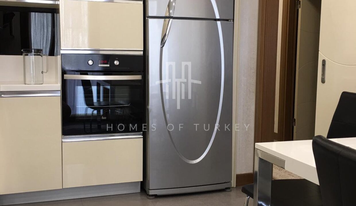 Apartment for Sale in Fatih, Istanbul, Within Walking Distance to Shopping Mall and Metro Station 10
