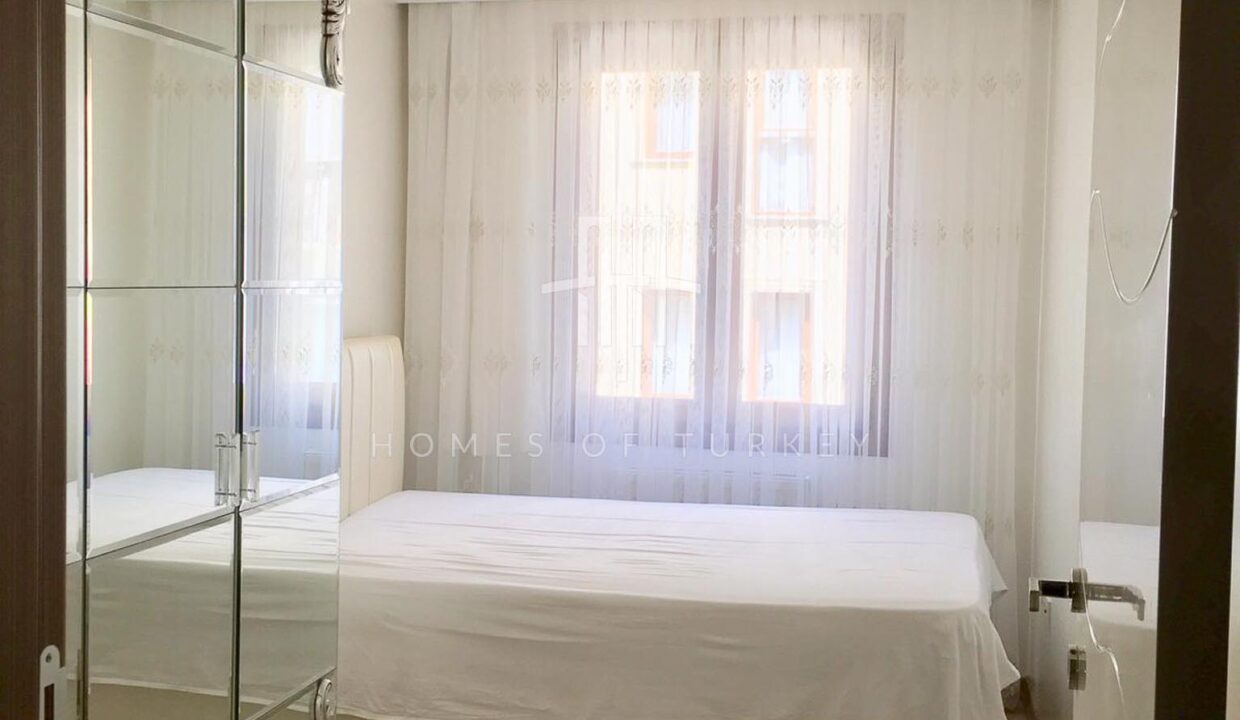Apartment for Sale in Fatih, Istanbul, Within Walking Distance to Shopping Mall and Metro Station 12
