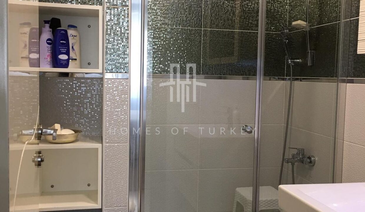 Apartment for Sale in Fatih, Istanbul, Within Walking Distance to Shopping Mall and Metro Station 16