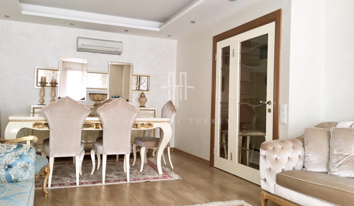 Apartment for Sale in Fatih, Istanbul, Within Walking Distance to Shopping Mall and Metro Station 3,