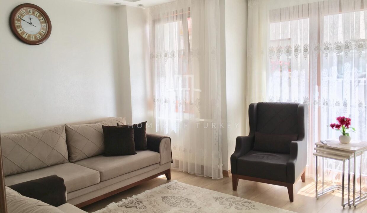 Apartment for Sale in Fatih, Istanbul, Within Walking Distance to Shopping Mall and Metro Station 5