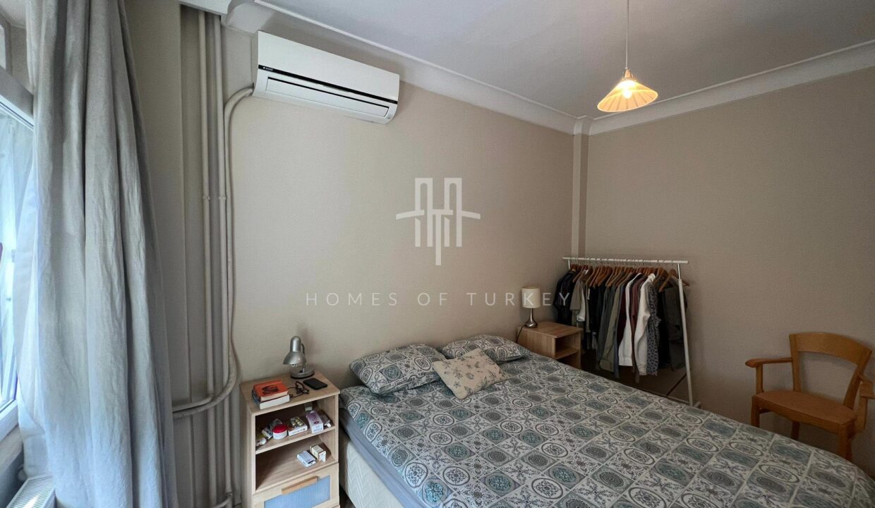 Apartment with Balcony and Bosphorus Views in Beyoglu, Cihangir 16
