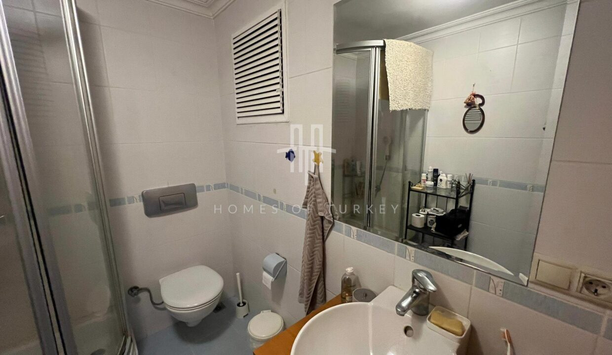 Apartment with Balcony and Bosphorus Views in Beyoglu, Cihangir 18,
