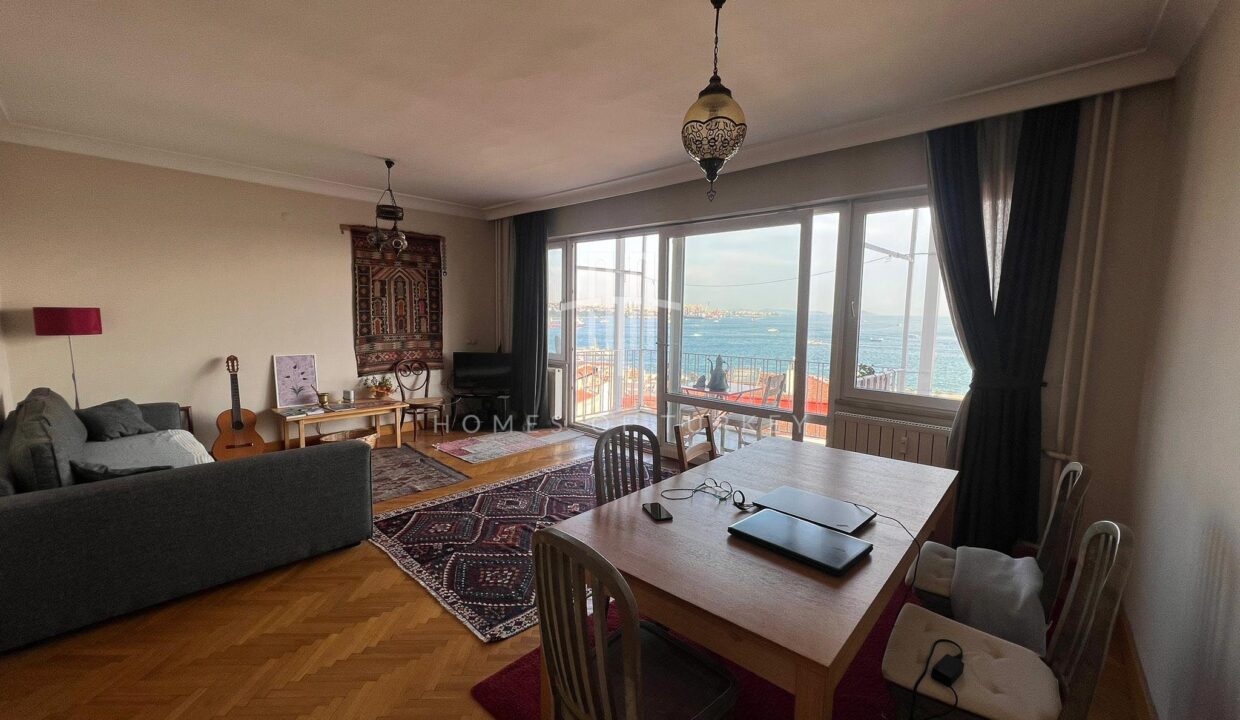 Apartment with Balcony and Bosphorus Views in Beyoglu, Cihangir 2,,,