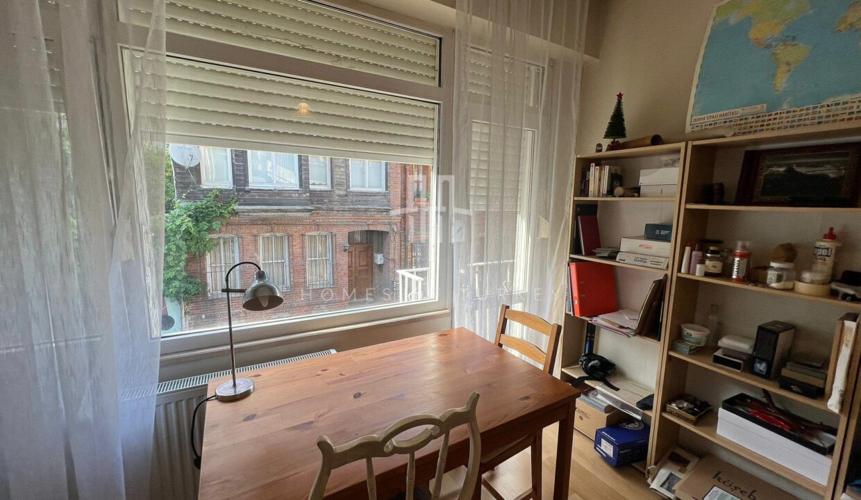 Apartment with Balcony and Bosphorus Views in Beyoglu, Cihangir 21