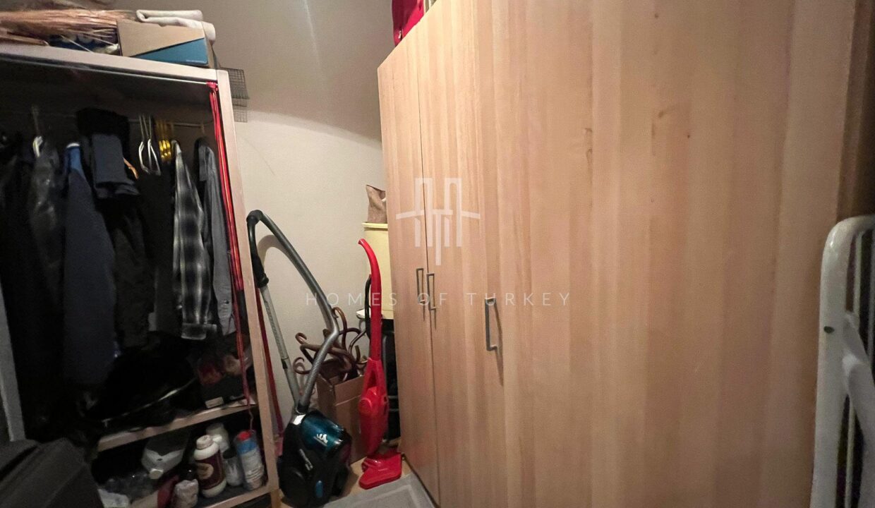 Apartment with Balcony and Bosphorus Views in Beyoglu, Cihangir 23