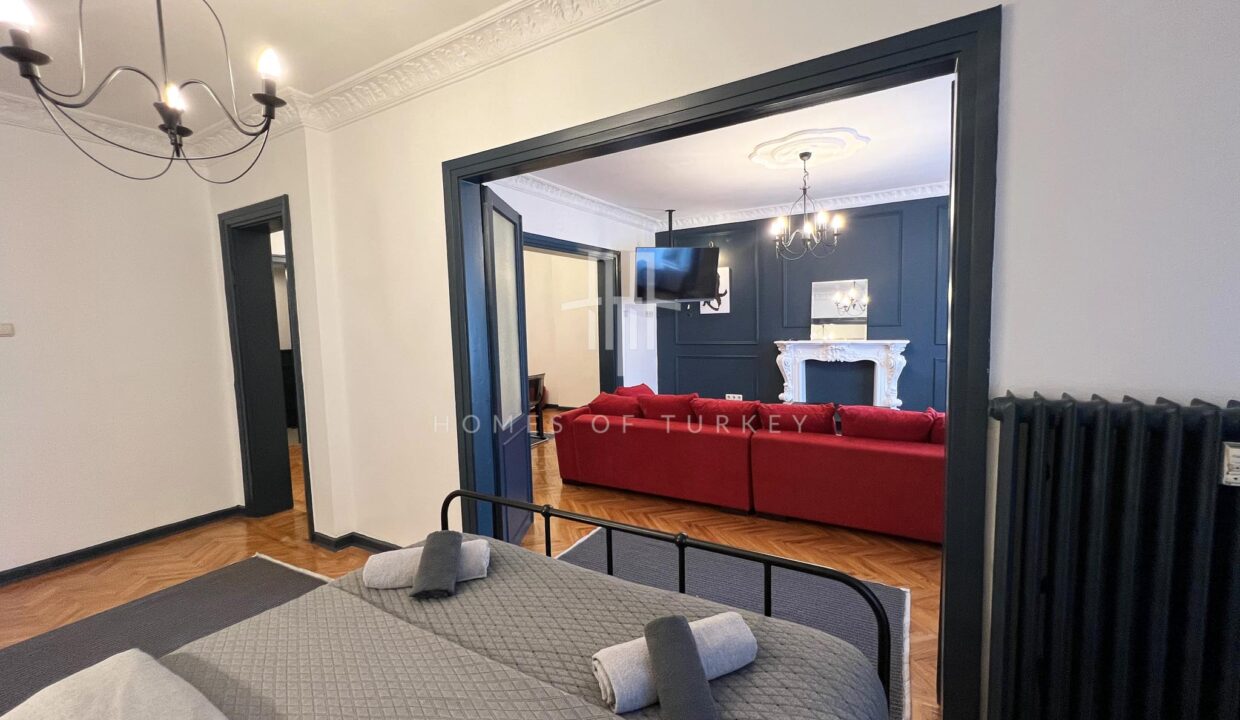 Fully Furnished, Spacious 4+1 Flat for Sale in Şişli Center! 13