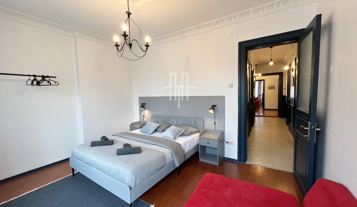 Fully Furnished, Spacious 4+1 Flat for Sale in Şişli Center! 19