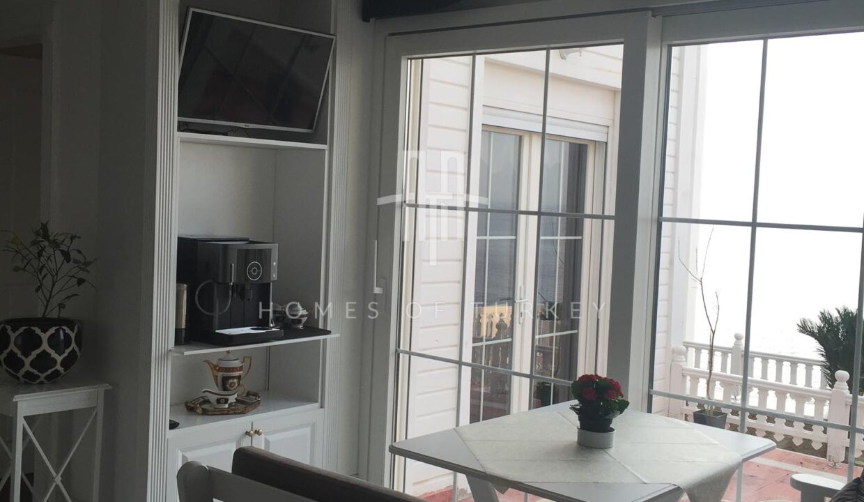 Luxury Beachfront Mansion for Sale with Panoramic Sea View in Yalova 14
