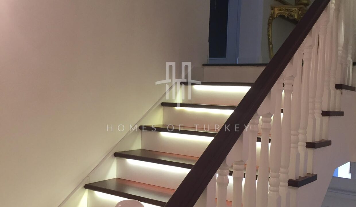 Luxury Beachfront Mansion for Sale with Panoramic Sea View in Yalova 21