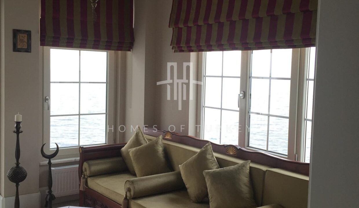 Luxury Beachfront Mansion for Sale with Panoramic Sea View in Yalova 23