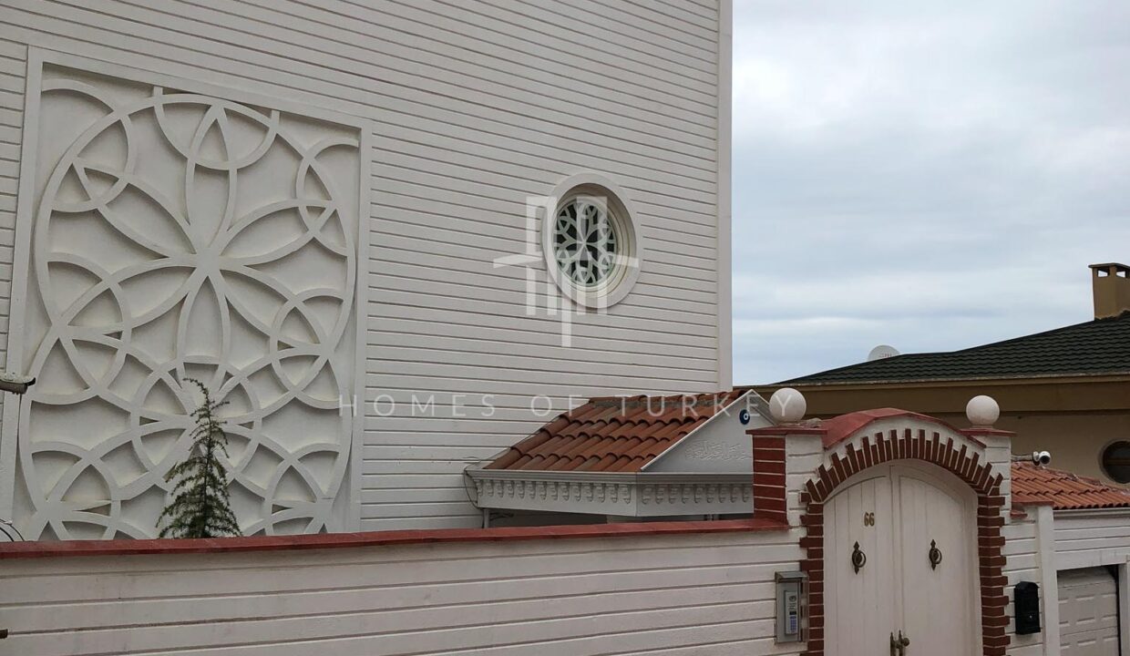Luxury Beachfront Mansion for Sale with Panoramic Sea View in Yalova 27
