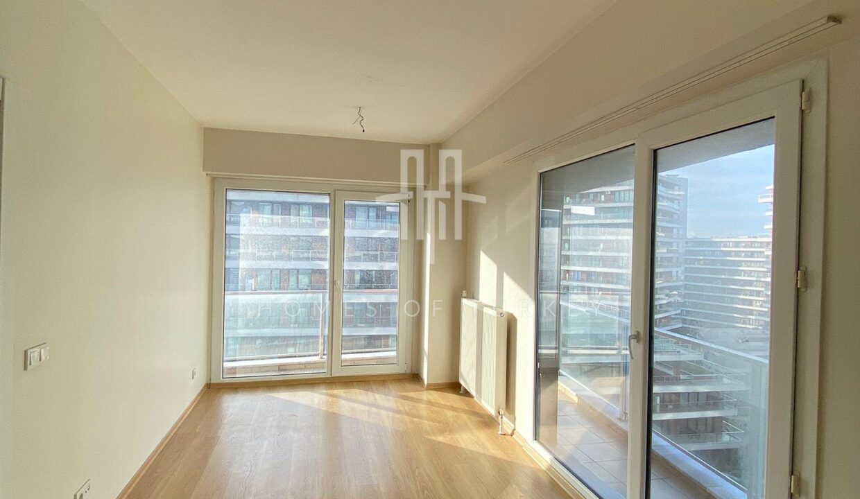 Attractively Priced 2+1 Apartment for Sale in a Site with Pool in Başakşehir 12
