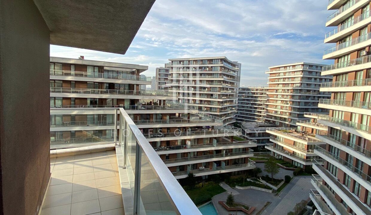 Attractively Priced 2+1 Apartment for Sale in a Site with Pool in Başakşehir 14