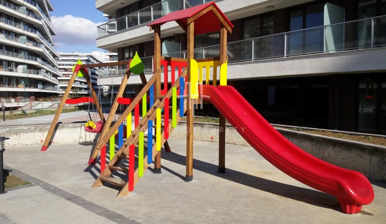 Attractively Priced 2+1 Apartment for Sale in a Site with Pool in Başakşehir 7