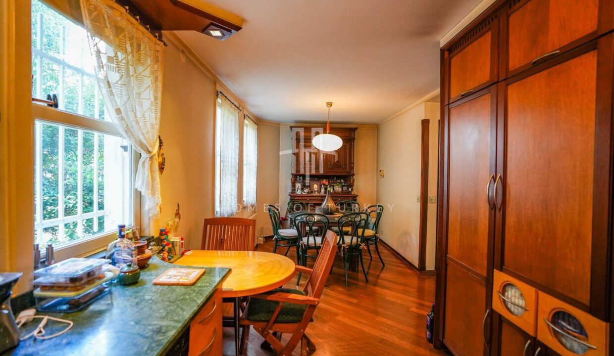 Istanbul, Detached Villa for Sale with Partial Bosphorus View in Sariyer 14