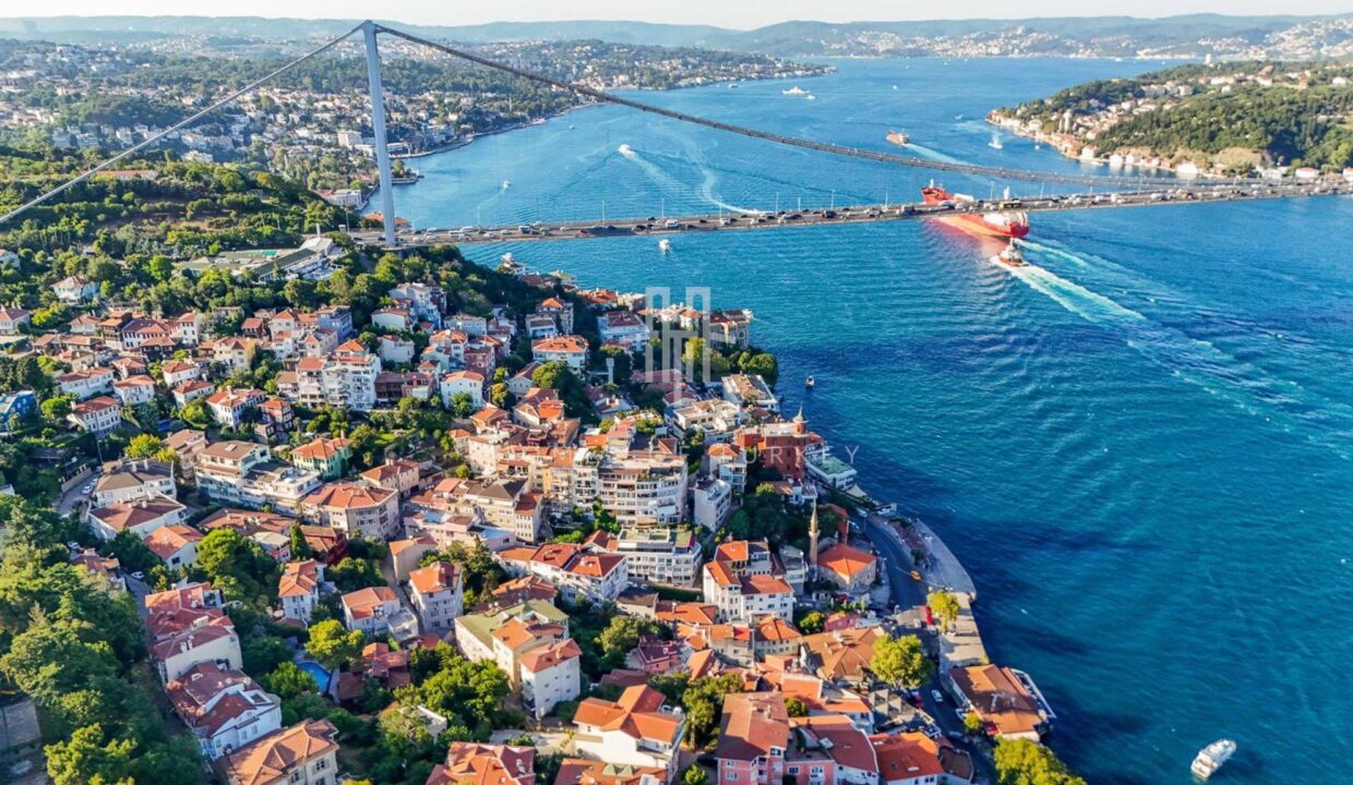Istanbul, Detached Villa for Sale with Partial Bosphorus View in Sariyer 2