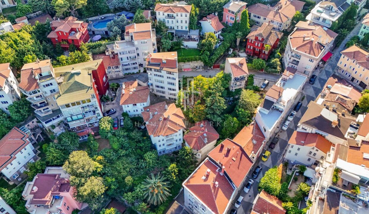 Istanbul, Detached Villa for Sale with Partial Bosphorus View in Sariyer 4
