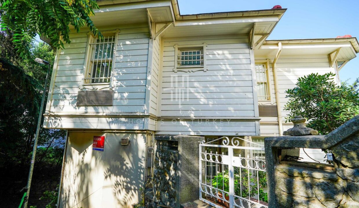 Istanbul, Detached Villa for Sale with Partial Bosphorus View in Sariyer 7