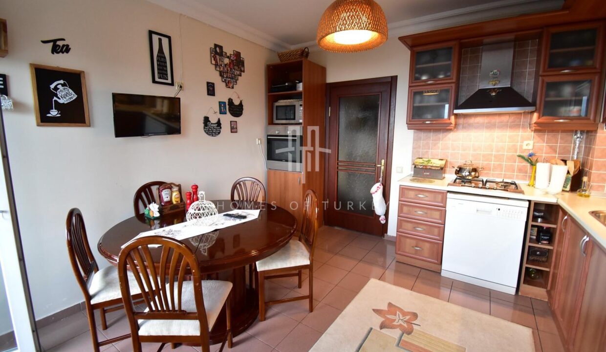 4+1 Apartment for Sale with Panoramic Sea and Island View in Kartal, Istanbul 11