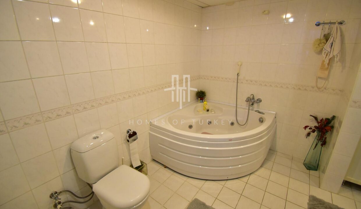 4+1 Apartment for Sale with Panoramic Sea and Island View in Kartal, Istanbul 17