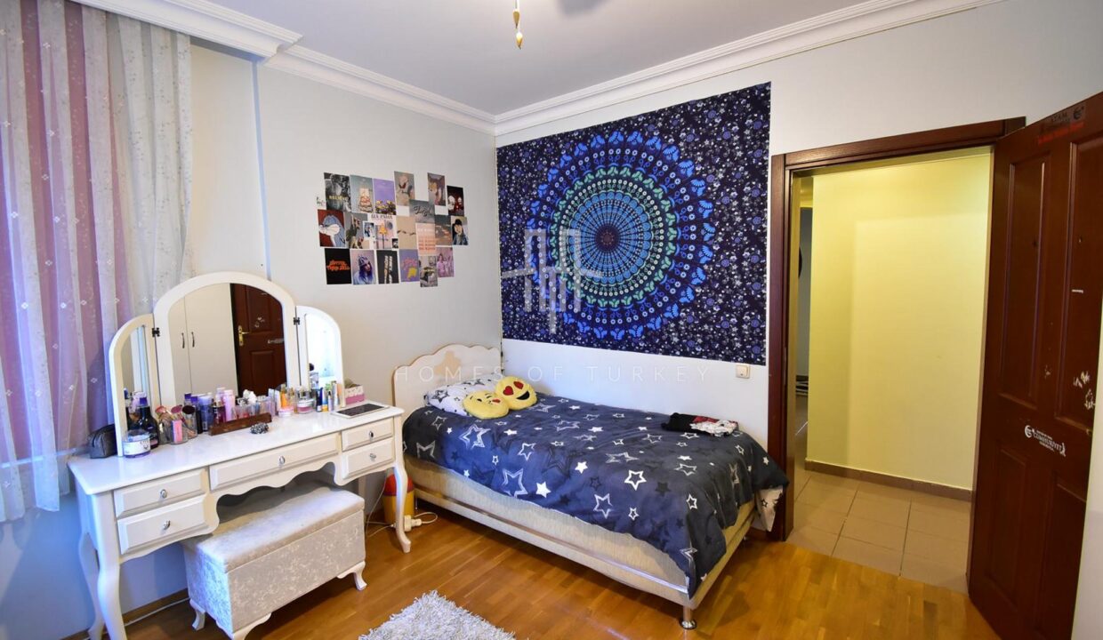 4+1 Apartment for Sale with Panoramic Sea and Island View in Kartal, Istanbul 18